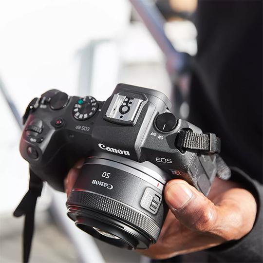 Canon RF 50mm f/1,8 STM