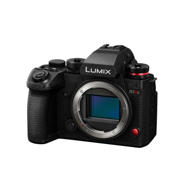 PANASONIC LUMIX S1IIE KIT 24-105MM F/4.0