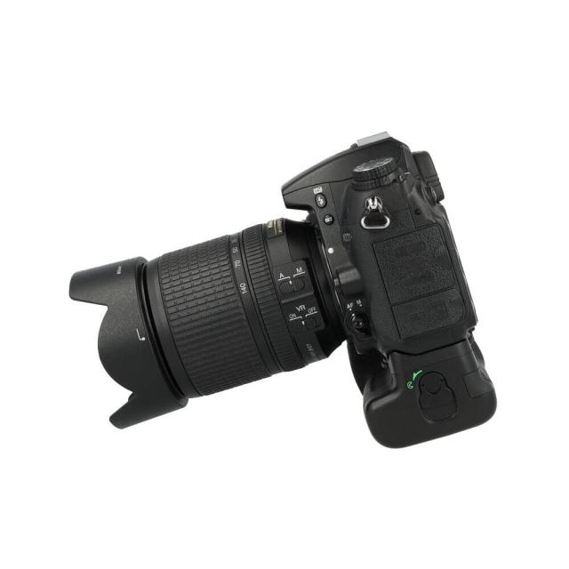 NIKON D7000 +18-140 + MB-D11 (3) USED