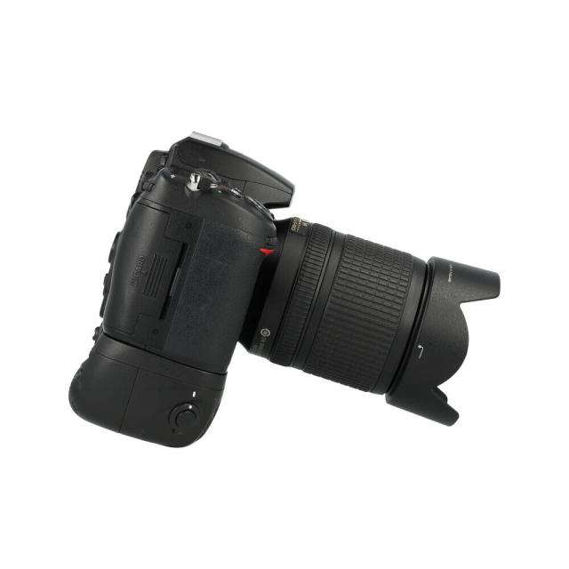 NIKON D7000 +18-140 + MB-D11 (3) USED