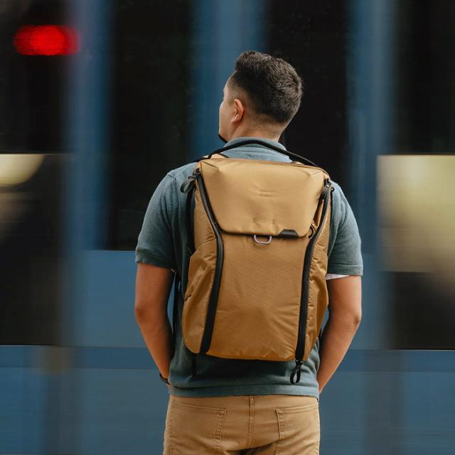 PEAK DESIGN EVERYDAY BACKPACK 30L V2 - COYOTE