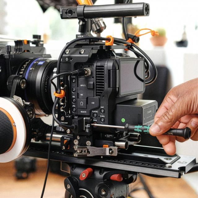 BRIGHT TANGERINE HDMI CLAMP FOR CANON C70-C80