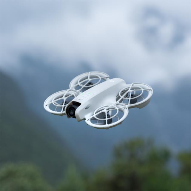 DJI NEO