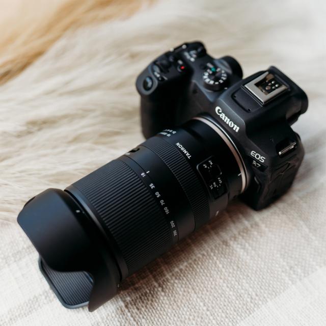 TAMRON 18-300MM F/3,5-6,3 DI III-A VC VXD RF-MOUNT